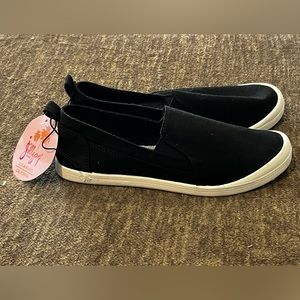 Black slip on sneakers size 7 1/2. New with tags